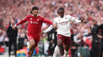 مواجهة قوية.. قنوات نقل آرسنال وليفربول في البريميرليغ 2025-2026 عبر الإنترنت